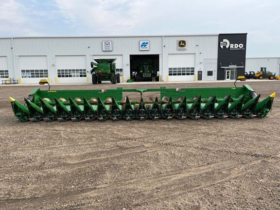 2022 John Deere C18R Header Corn Head