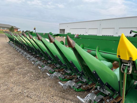2022 John Deere C18R Header Corn Head