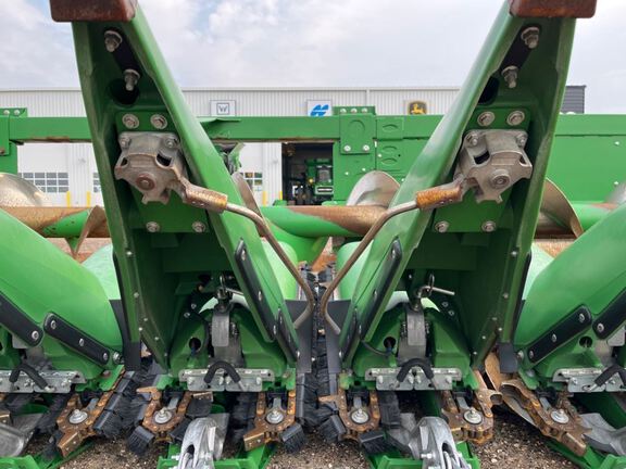 2022 John Deere C18R Header Corn Head