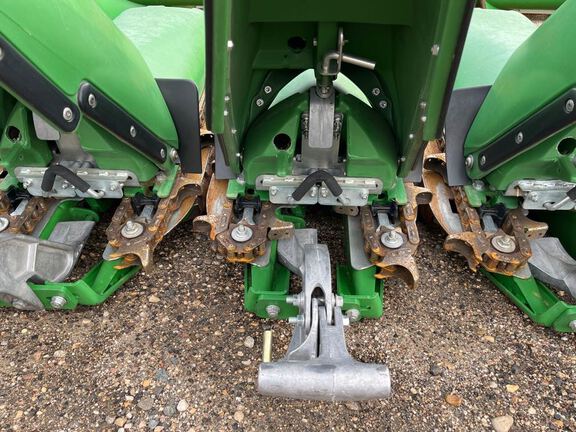 2022 John Deere C18R Header Corn Head