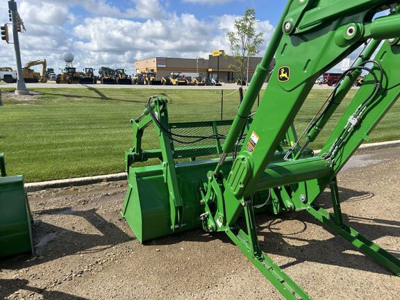 2023 John Deere 680R Loader