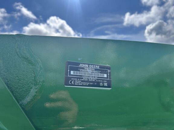 2023 John Deere 680R Loader