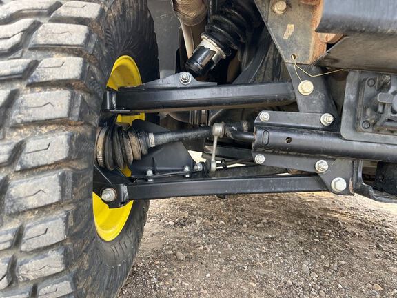 2023 John Deere XUV835R ATV