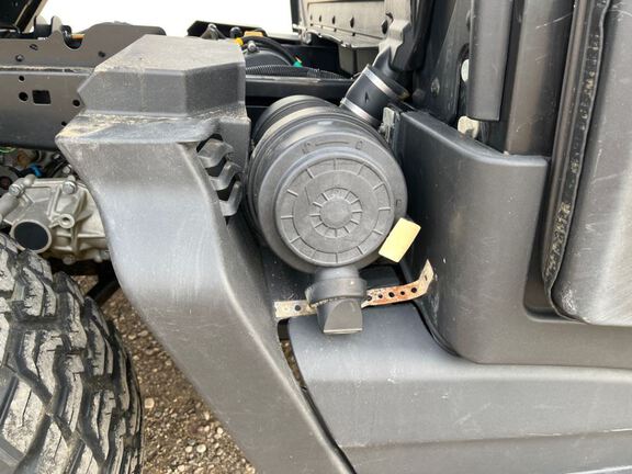2023 John Deere XUV835R ATV
