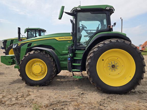 2025 John Deere 8R 250 Tractor