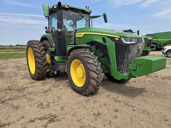 2025 John Deere 8R 250 Tractor