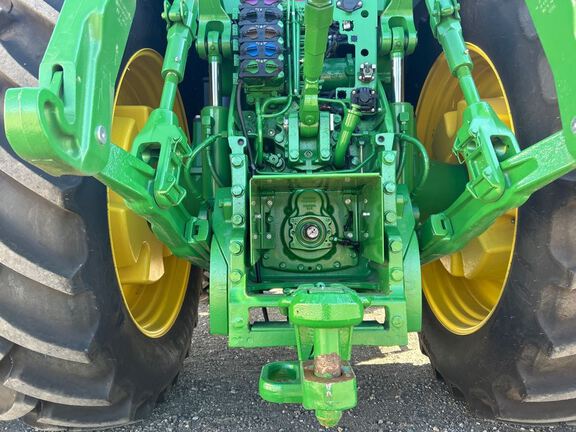 2025 John Deere 8R 250 Tractor