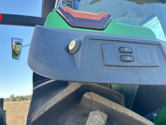 2025 John Deere 8R 250 Tractor
