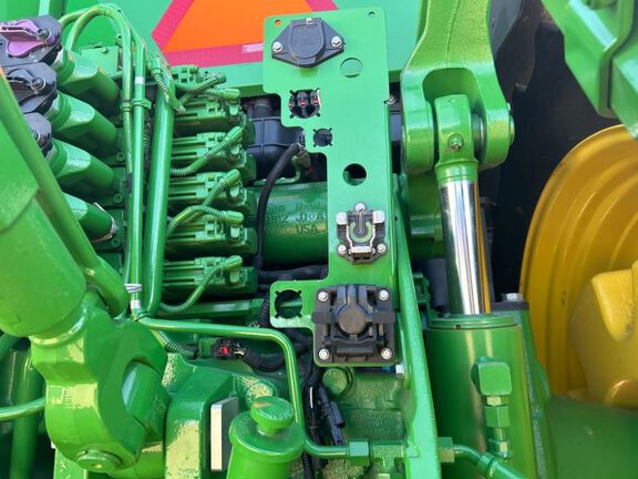 2025 John Deere 8R 250 Tractor