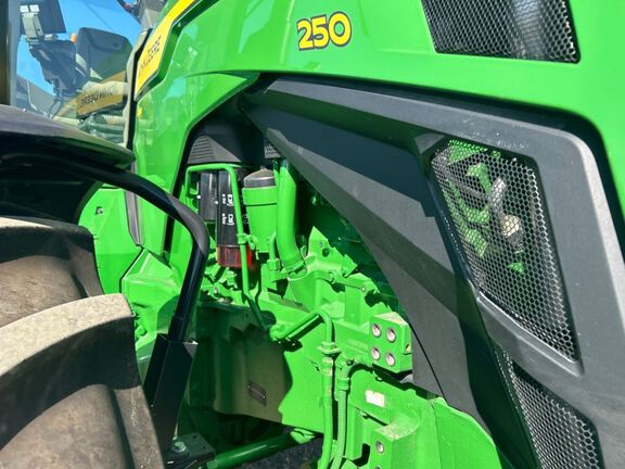 2025 John Deere 8R 250 Tractor