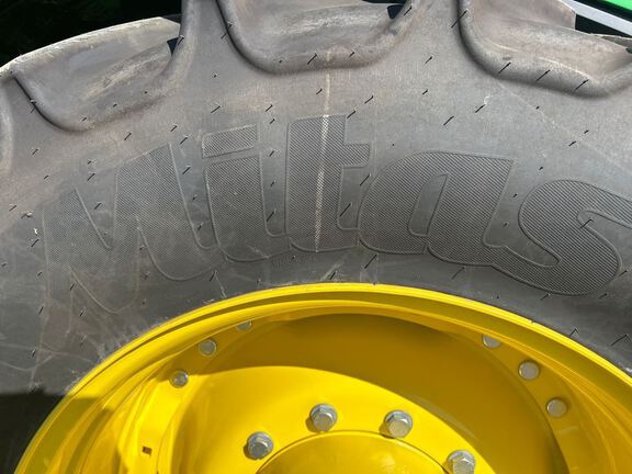 2025 John Deere 8R 250 Tractor
