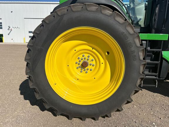 2025 John Deere 8R 250 Tractor