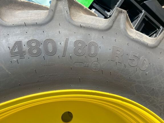 2025 John Deere 8R 250 Tractor