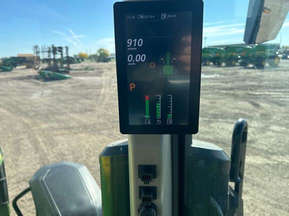 2025 John Deere 8R 250 Tractor
