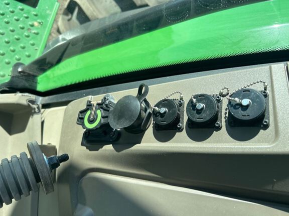 2025 John Deere 8R 250 Tractor