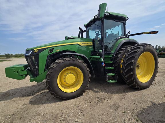 2025 John Deere 8R 250 Tractor