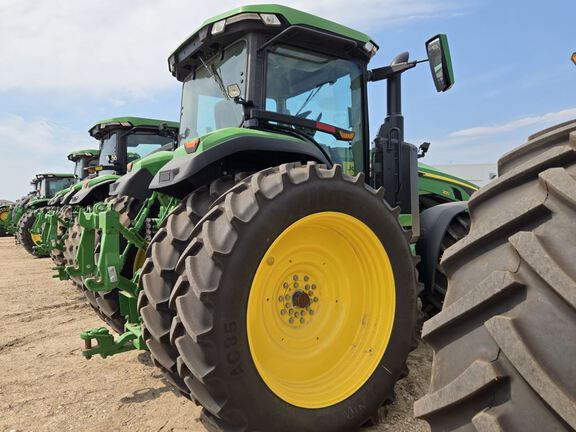 2025 John Deere 8R 250 Tractor
