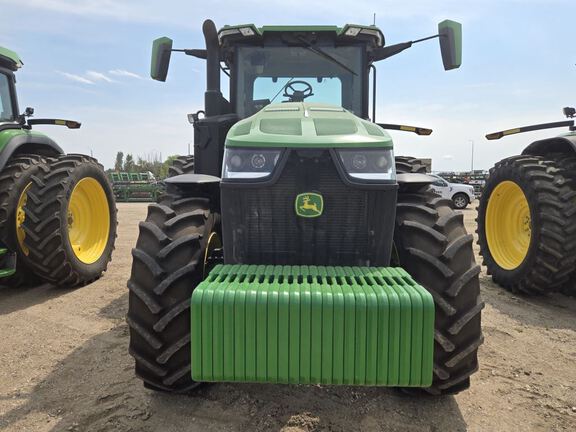 2025 John Deere 8R 250 Tractor