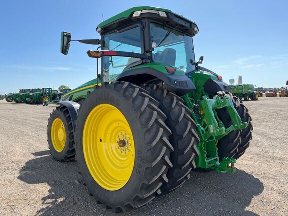 2025 John Deere 8R 250 Tractor