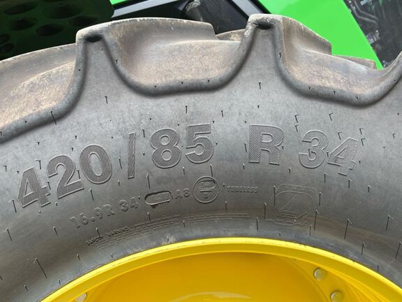 2025 John Deere 8R 250 Tractor