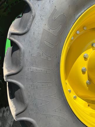 2025 John Deere 8R 250 Tractor