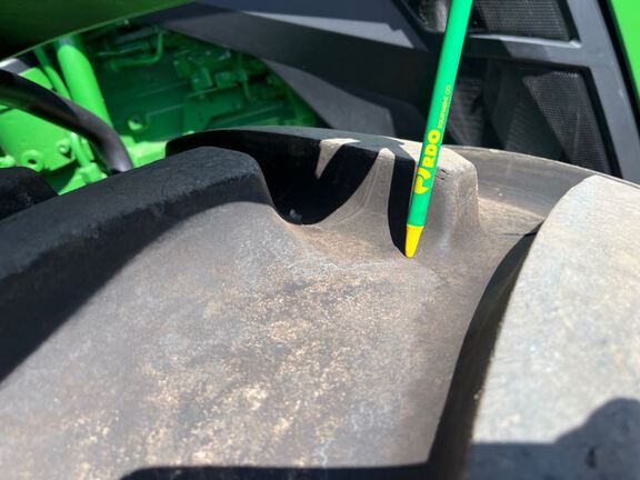 2025 John Deere 8R 250 Tractor