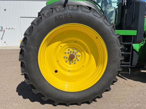 2025 John Deere 8R 250 Tractor