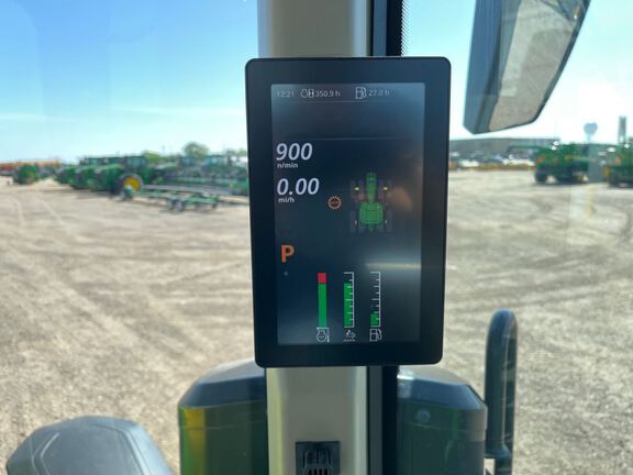 2025 John Deere 8R 250 Tractor