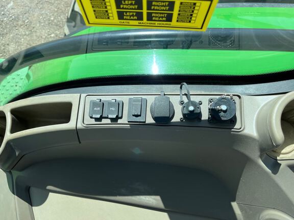 2025 John Deere 8R 250 Tractor