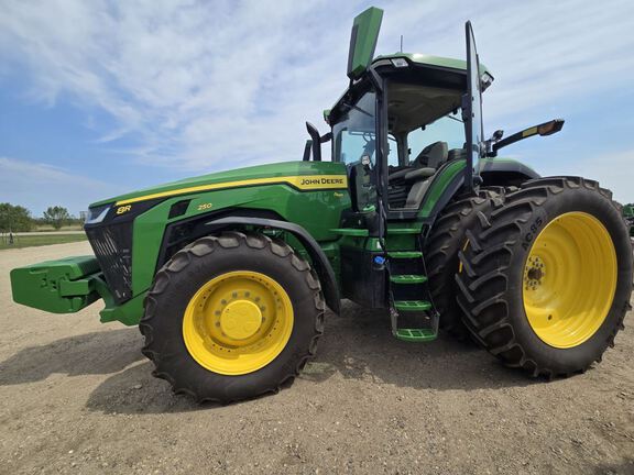 2025 John Deere 8R 250 Tractor