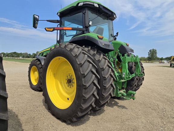 2025 John Deere 8R 250 Tractor