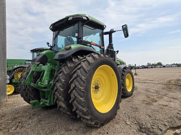 2025 John Deere 8R 250 Tractor