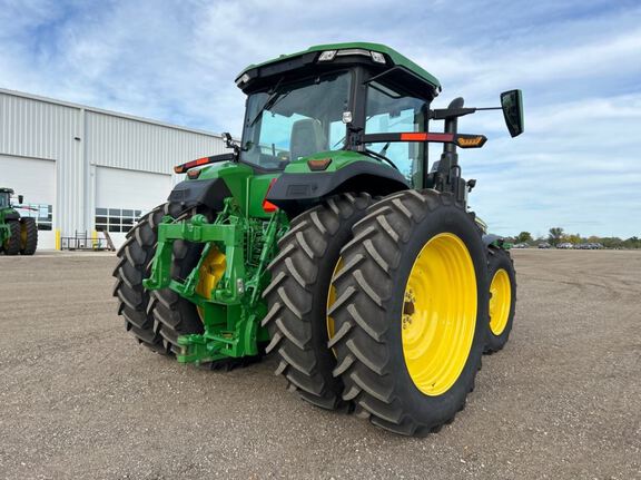 2025 John Deere 8R 250 Tractor