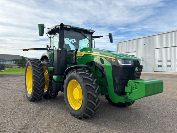 2025 John Deere 8R 250 Tractor