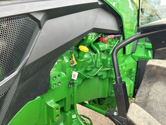 2025 John Deere 8R 250 Tractor