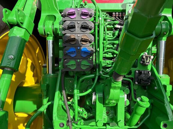 2025 John Deere 8R 250 Tractor