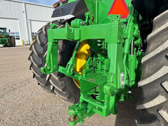 2025 John Deere 8R 250 Tractor