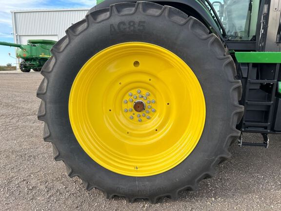 2025 John Deere 8R 250 Tractor