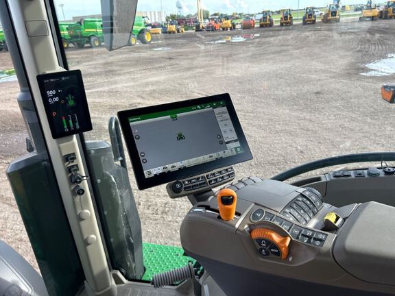 2025 John Deere 8R 250 Tractor
