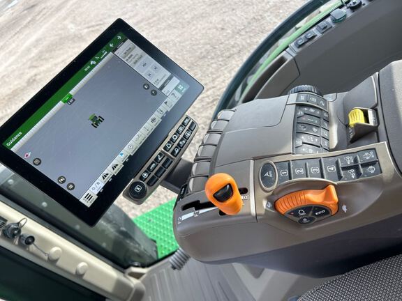 2025 John Deere 8R 250 Tractor