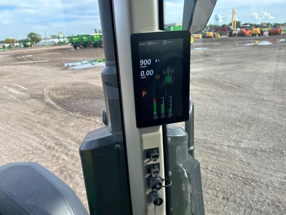 2025 John Deere 8R 250 Tractor