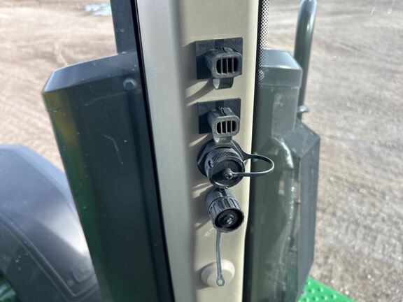 2025 John Deere 8R 250 Tractor