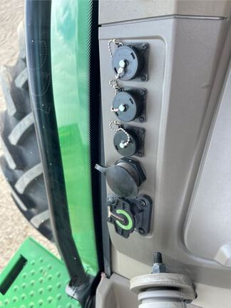 2025 John Deere 8R 250 Tractor