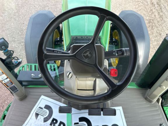 2025 John Deere 8R 250 Tractor