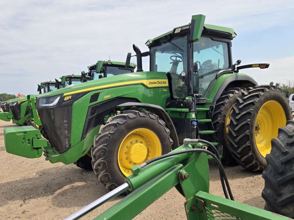 2025 John Deere 8R 250 Tractor