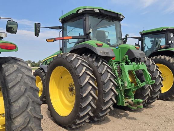 2025 John Deere 8R 250 Tractor