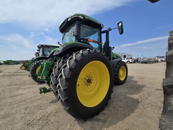 2025 John Deere 8R 250 Tractor