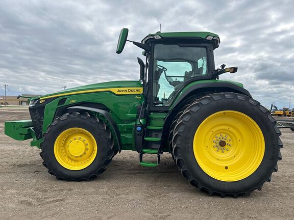 2025 John Deere 8R 250 Tractor