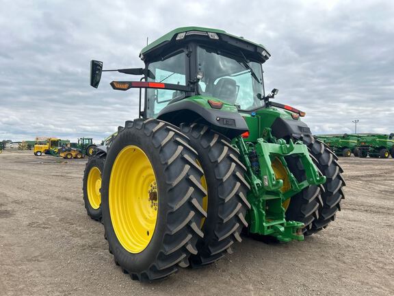 2025 John Deere 8R 250 Tractor