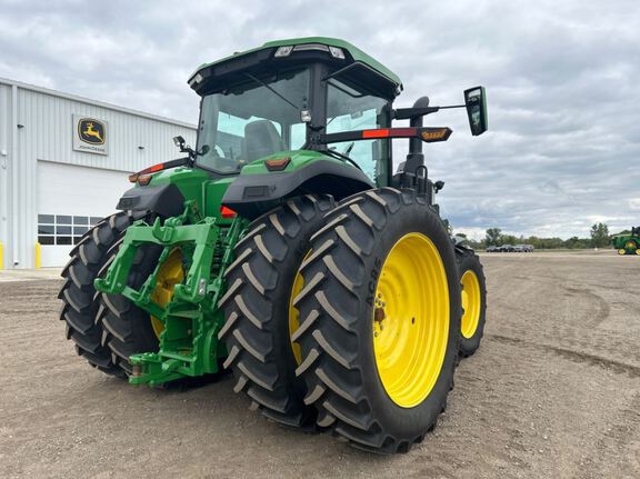 2025 John Deere 8R 250 Tractor